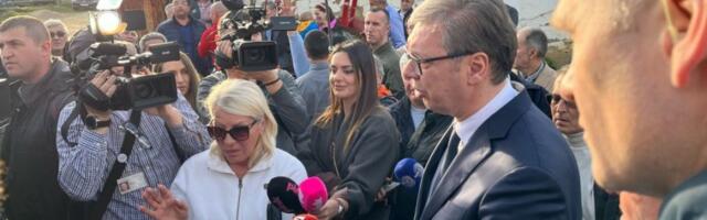 VUČIĆ U TOPLIČKOM OKRUGU: Predsednik obišao poljoprivredno gazdinstvo Milovanović i obradovao meštane sela Maričiće (VIDEO)