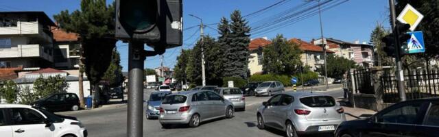Semafor kod Pantelejske crkve i dalje „malo radi, pa više ne radi“, strah raste sa početkom školske godine