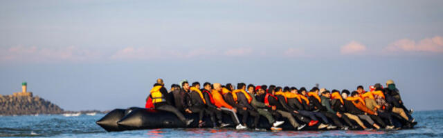 Нови талас миграната стигао у британске воде из Француске