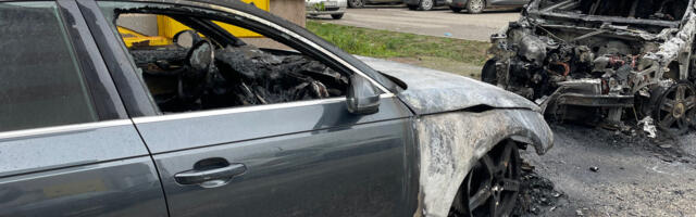 "Mnogo je gorelo, bilo je jezivo, vatrogasci jedva stigli do požara": Telegraf na mestu požara u Jerkoviću