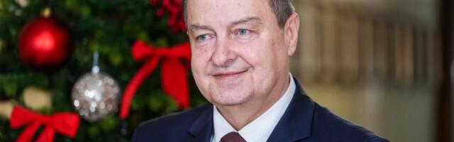 "HRISTOS SE RODI" Čestitka ministra Dačića: Da budemo bolji jedni prema drugima, da čuvamo jedinstvo, slogu i dostojanstvo našeg naroda, gde god da živi