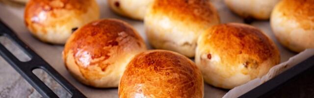 Na Mali Božić mesi se vasilica – obredni kolač koji simbolizuje dobar početak godine