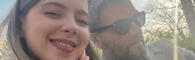 "Ako ti je tata mojih godina, ja ovo ne mogu": Glumac iz "Južnog vetra" ljubi 23 godine mlađu