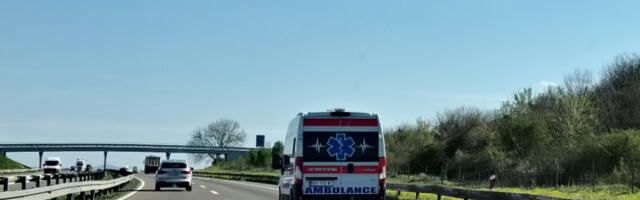 Мушкарац преминуо, прегазило га возило на Обреновачком друму