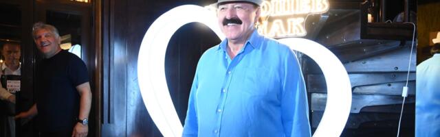 "Kako Kan da se javi Melini kada mama nema telefon?!" Haris Džinović ponovo udario na bivšu