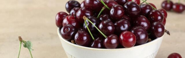 Kako najlakše izvaditi košticu iz višanja i trešanja? Ovo morate isprobati