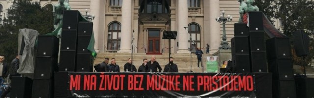 Veliki protest muzičara i ugostitelja ispred Skupštine (VIDEO)