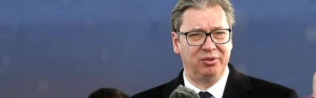 LAŽ NA LAŽ Vučić sad tvrdi da je država delila 100 evra i 2019.