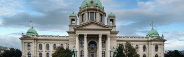 Počela sednica Skupštine Srbije: Većina poslanika opozicije ne učestvuje
