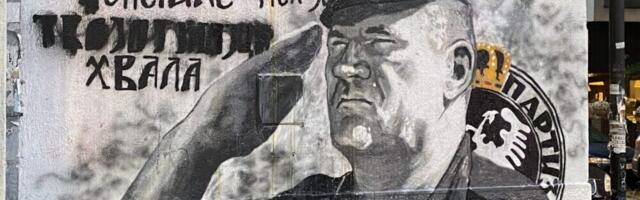 Na zidu Ambasade BiH u Podgorici „osvanuo“ grafit podrške genocidu u Srebrenici