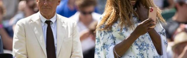 POGLEDAJTE SAMO KAKVE JE SVE VENČANICE IZABRALA! Teniserka se udala u najkraćoj mogućoj suknji za 9 GODINA MLAĐEG