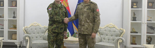 ​Састанак начелника Генералштаба са командантом Кфора