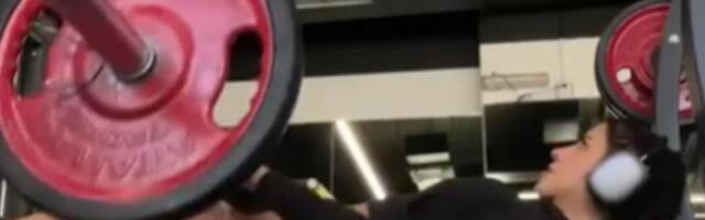 Strašna nesreća u teretani u Beogradu: Na devojku (25) pali tegovi, ima tešku povredu kičme i grudnog koša, jezivo!