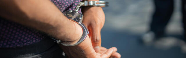 Бачка Паланка: у пртљажнику пронађен пиштољ са шест метака, два мушкарца ухапшена