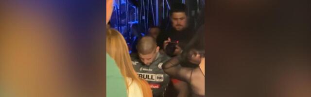 Vaso Bakočević izašao u ring u pratnji Vojaža