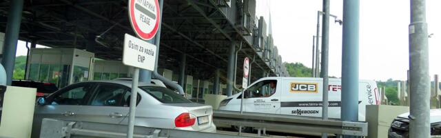Podneta krivična prijava zbog navodnog oslobađanja od putarine vozila koja su prevozila učesnike mitinga SNS-a