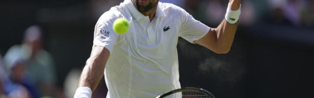 Đoković ide dalje: Safiulin pao u četiri seta, Novak u četvrtfinalu Vimbldona