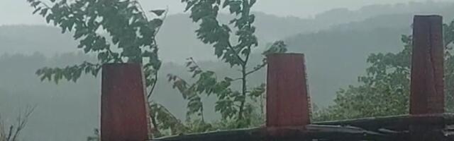 Nakon sunčanih sati, popodne mogući ponovo pljuskovi i grmljavina sa gradom i olujnim vetrom