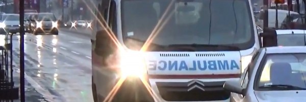 Užas u Pančevu: Dete staro godinu dana ispalo kroz prozor SIGURNE KUĆE, hitno prebačeno u Tiršovu