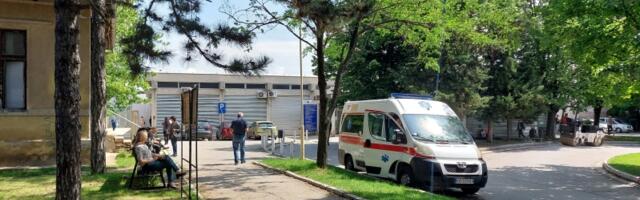 Od pet osoba teško povređenih u saobraćajnoj nezgodi, troje životno ugroženo - UKC Kragujevac saopštio nove informacije