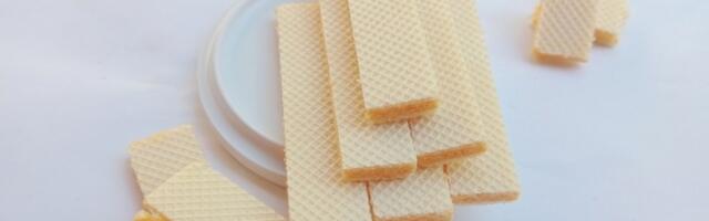 Savršen kolač od napolitanki: Ne peče se - idealan za slave (VIDEO)