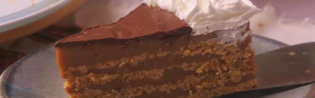 Savršena čokoladna torta gotova za 15 minuta! Idealna za dane posta i slave, a ukus čista fantazija