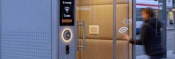 Pet minuta za meditaciju: Izolovane transparentne kabine,usred prometnih ulica