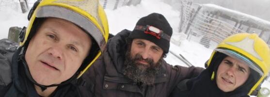 ISPOSNIK RADIŠA BAKIĆ IZ BORA OSTAO ZAVEJAN BEZ HRANE I LEKOVA: VAtrogasci-spasioci još jednom pokazali koliko srce imaju! (foto)