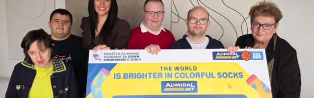 ZAVRŠENA HUMANITARNA KAMPANJA  SVET JE LEPŠI U ŠARENIM ČARAPAMA