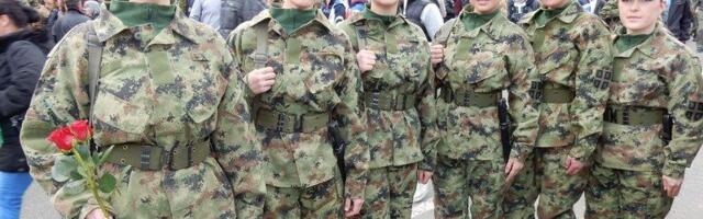 Vojska Srbije u centru Leskovca: sajam za đake, mlade bez posla i sve koje zanima vojni poziv