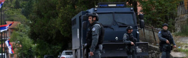 Припадници тзв. косовске полиције привели младића због натписа на мајици