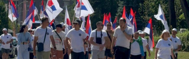 Грађани из Аранђеловца пешаче 70 километара на скуп 27. јуна у Београду
