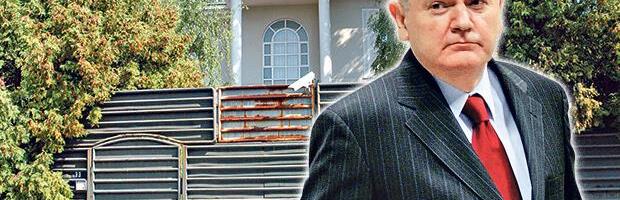 EVO KO JE KUPIO VILU SLOBODANA MILOŠEVIĆA Ovaj poznati muškarac iskeširao 2 miliona evra, pa ostao bez nje: Dogovorio se sa Mirom...
