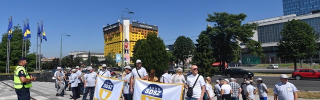 Zaposleni u institucijama BiH održali protest u Sarajevu, nezadovoljni visinom plate