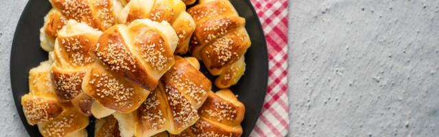 Domaće pica-kiflice oko kojih će se svi grabiti: Recept koji bukvalno svako može da isprati