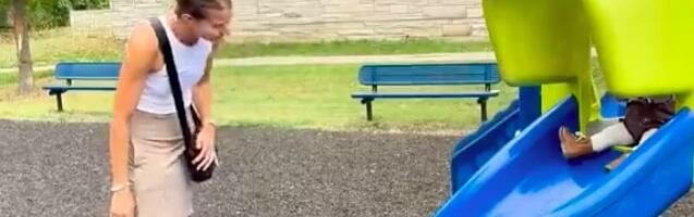 “Majka lutaka“ u realnom dečijem svetu: Odgaja dvadesetoro ”dece” koja izgledaju kao stvarna (VIDEO)