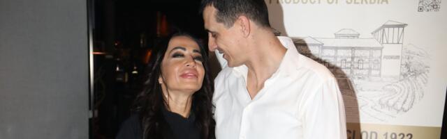 Žena Marka Bulata postala baka! Veliko slavlje u domu našeg pevača: Njena naslednica podelila sliku sa bebom