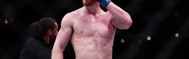 "HTEO SAM DA SE UBIJEM PRE NEKOLIKO NEDELJA" Jeziva ispovest borca koji je oduševio svet: Otkrio je MRAČNE DETALJE iz svog života: Priča koja ledi krv u žilama!