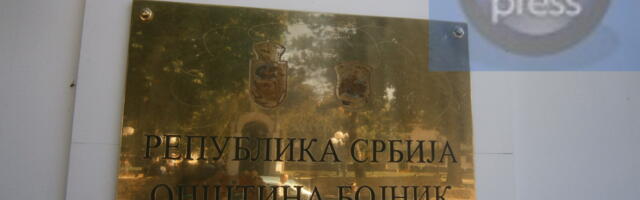 Opština Bojnik platila skoro dva miliona za novogodišnji promotivni materijal a godinama na dnu po zaradama