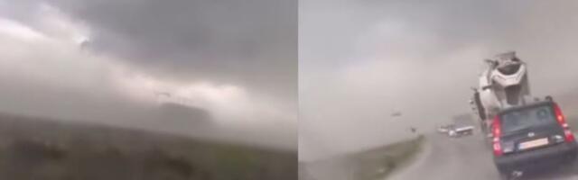 Apokaliptična scena u Beogradu: Nebo potpuno sivo, vozila mile (VIDEO)