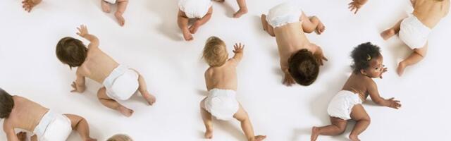 Zarađuje ogromne pare dajući imena bebama (VIDEO)