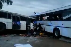 У судару два аутобуса у Сенегалу погинуло 40 особа, више од 80 повређено