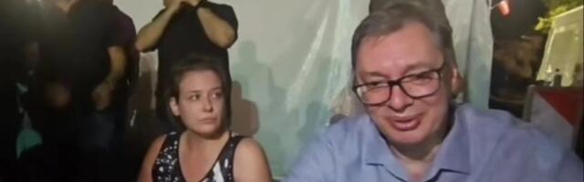 Vučić izgleda poraženo: Besneo na SNS funkcionere u Ćacilendu