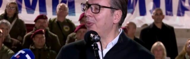 "Ćacilend je najslobodnije mesto u Evropi“: Vučić na skupu podrške povređenom ispred Skupštine Srbije (FOTO)