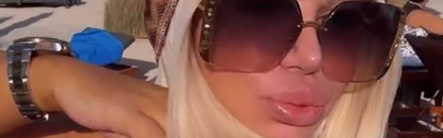 Golišava Dara Bubamara se snimala s muškarcem: Dugim noktima ga mazi po butinama, prizor iz Dubaija je "bruka"