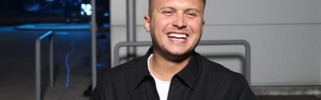 Stefan Karić pokazao ogrebotine nakon seksa: "Ono kad joj je prvi put"