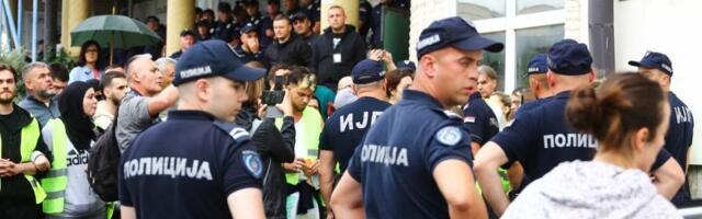 Novi Pazar: Još petorica optužena zbog sumnje da su ispred DUNP napali policajce