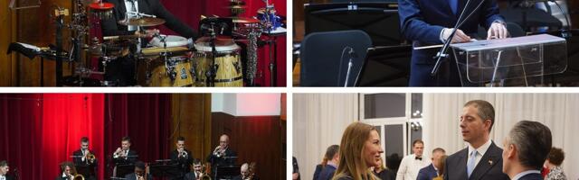 Srpski i američki muzičari ostavili publiku bez daha! Nastup u čast velikog jubileja i čvrstog prijateljstva