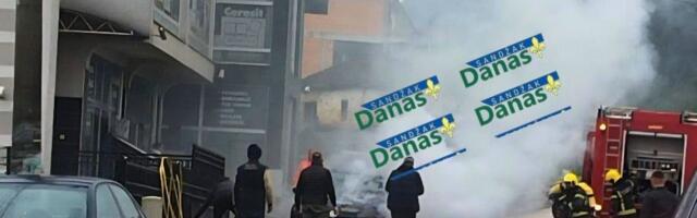 Novi Pazar: Automobil planuo u Dohoviću, vozačica na vreme izašla