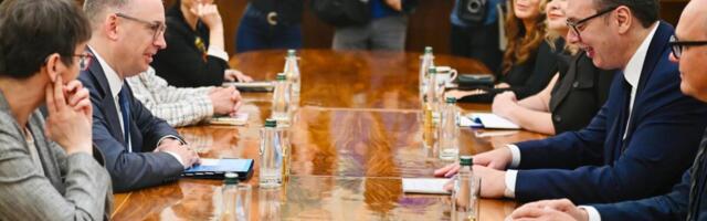 VUČIĆ SE OGLASIO POSLE ODLIČNOG SASTANKA SA ANENOM: Nemačke kompanije danas zapošljavaju 80.000 radnika u Srbiji i postale su motor naše ekonomije!